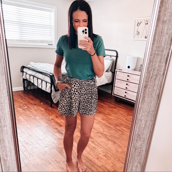 zara paper bag leopard print shorts - Picture 2 of 8